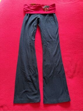 SOLD // Mossimo Women’s Navy Blue Flared Yoga Pants with Bright Pink Waistband